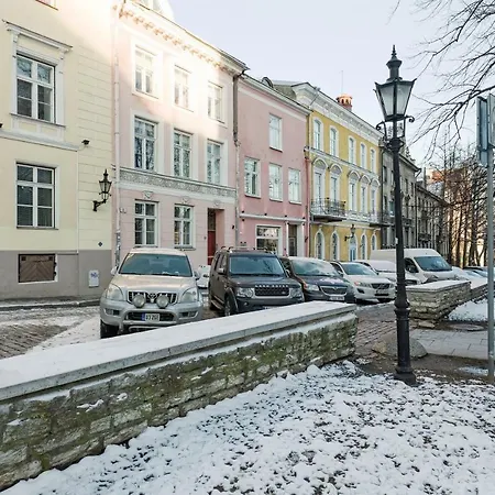 Niguliste 6 Old Town Penthouse Tallin