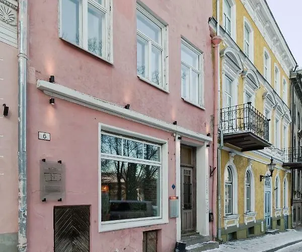 Niguliste 6 Old Town Penthouse Apartment