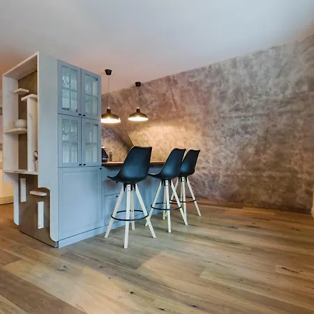 Niguliste 6 Old Town Penthouse דירה *